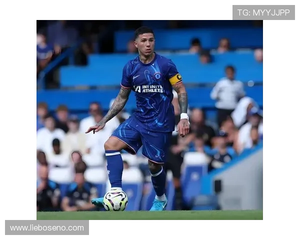 恩佐的无球跑动与位置感战术价值解析