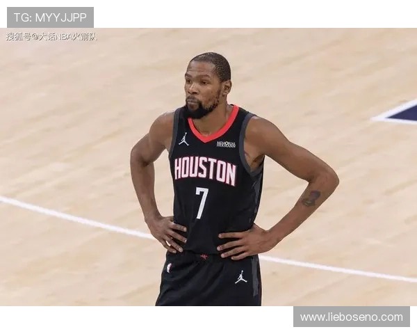 杜兰特无球效率提升，拉开空间改变太阳进攻结构